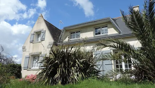 Dpt Finistère (29), à vendre ELLIANT maison P7 de 146 m² - Terrain de 800,00 m² - Plain pied 