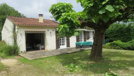 Maison individuelle (rénovée) avec garage + carport + terrai 