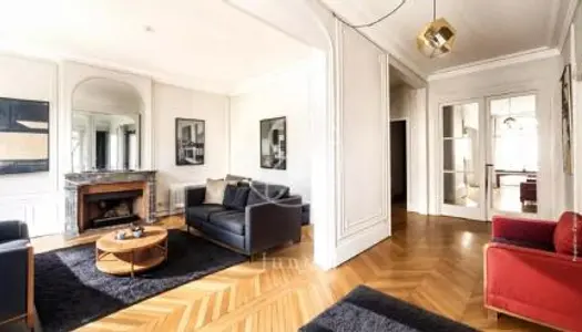 Appartement 6 pièces 213 m² 