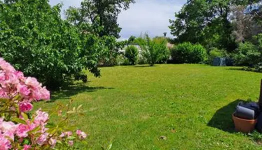 Au calme, Terrain constructible 450 m² 