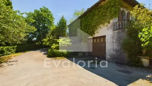 Maison 5 pièces de 170 m² avec garage de 170 m² et jardin arboré - Lavaur 