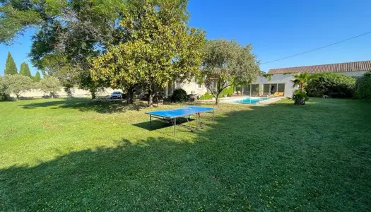 Villa T8 de 200 m² hab. jardin de 1600 m² piscine