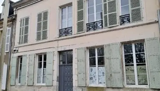 Maison 5 pièces 251 m²