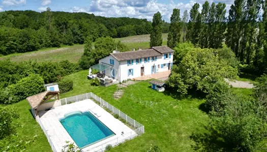 Proche d'Eymet - Maison superbement rénové de 6 chambres avec piscine 