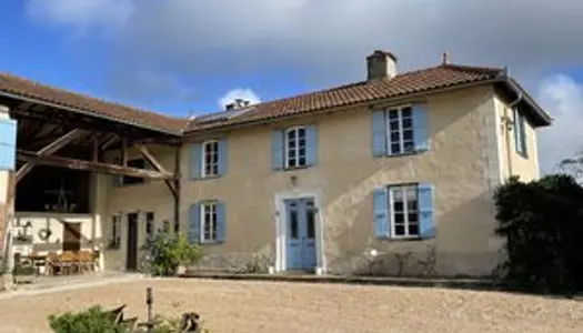 Authentique ferme restaurée avec grand jardin et vue Pyrénées