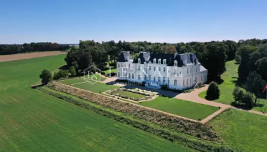 Château 25 pièces 2000 m²
