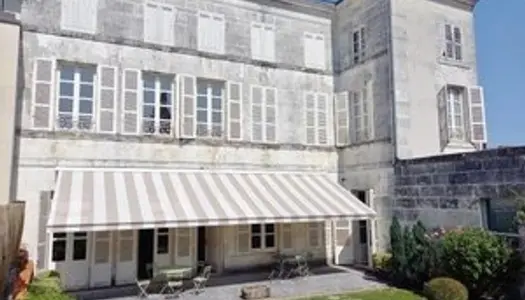 HOTEL PARTICULIER 416 m² HAB, BUREAUX INDEPENDANTS env 400 m², JARDIN CLOS 