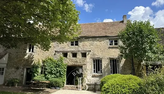 Exclusivité - Chalou-Moulineux (91) - Charmante maison de village avec dépendances 