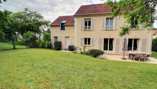 CENTRE VILLAGE - MAISON 4 CHAMBRES - 155m² sur 700m² de terrain 