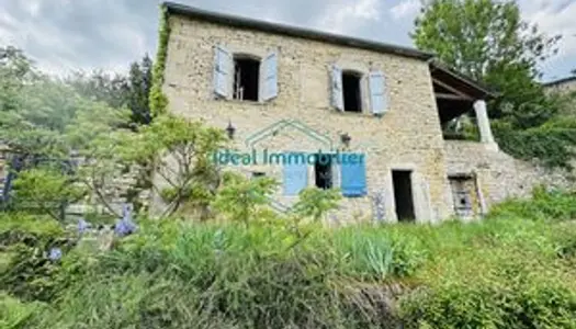 Maison de village en pierres de 95m² avec jardin 