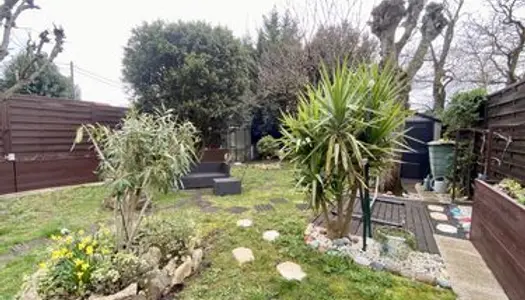 8 mn Villefranche, maison de village T4 rénovée de 97 m2 avec jardin