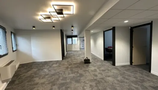 Bureaux 121 m² 