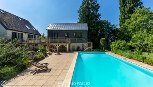 Maison sur île privée avec dépendance d'architecte, piscine et ponton privatif 