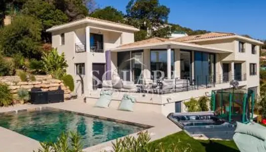 Magnifique villa familiale avec piscine pour 8 personnes aux Adrets-de-l'Estérel