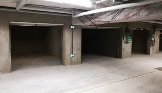 Location Garage dans résidence fermee