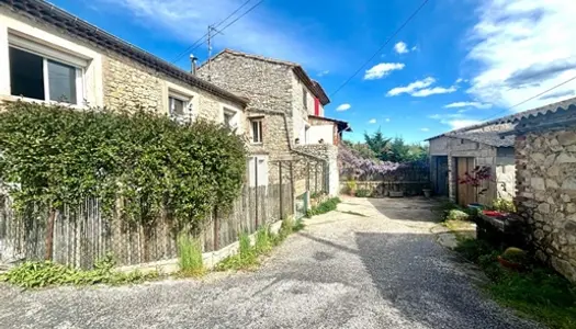 Maison de village 138 m2 , studio indépendant + double garage