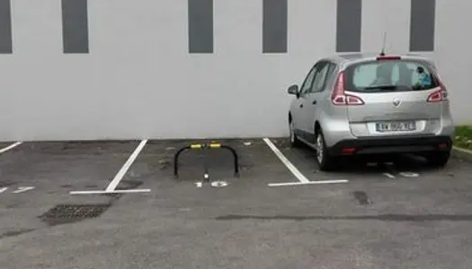 Place de parking privatisé à Evian 