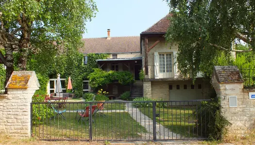 Dpt Yonne (89), à vendre ETIVEY Maison en pierre 13 pièces 3 hectares