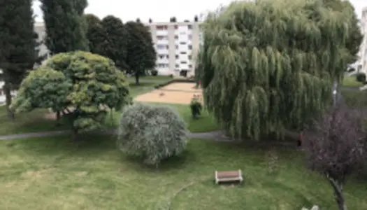 TRES BEL APPARTEMENT DE 78 M2 AVEC BALCON ENTIEREMENT REFAIT A NEUF AU 1er ETAGE D' UN IMMEUBLE DE 