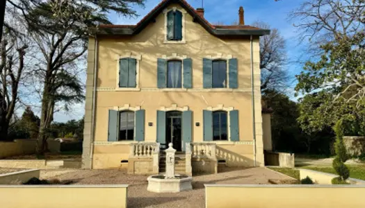 Maison 7 pièces 230 m²