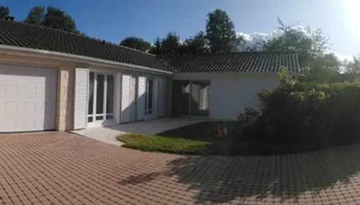 Maison de plain-pied en lisière de la forêt Notre Dame, 25km de PARIS 