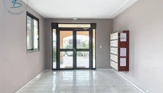 Local commercial 104 m² 
