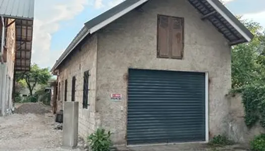 Parking - Garage Location Saint-Alban-Leysse   1000€