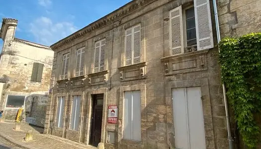 Maison 7 pièces 247 m²