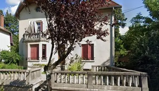 Maison de Maître typique des années 30 à Lons le Saunier 