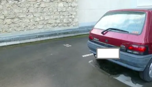 Loue parking sécurité - bip et camera - à 3 min pied de la gare de Courbevoie 