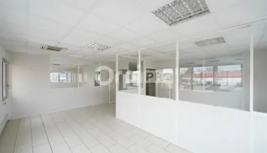 Bureau 350 m² 