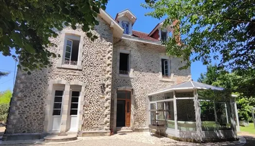 Charmante maison bourgeoise avec piscine et jardin 