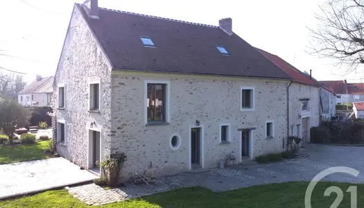 Maison 12 pièces 327 m²