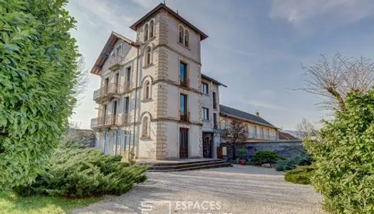 Maison de maître dans le parc de la Chartreuse