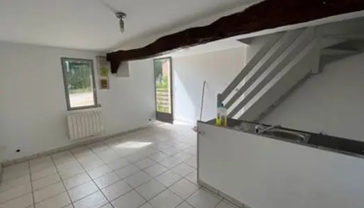 A Louer Petit logement à Auffay 