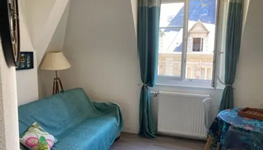 Loue à l'année studio meublé de 16m² - Saint-Malo intra muros (35) 