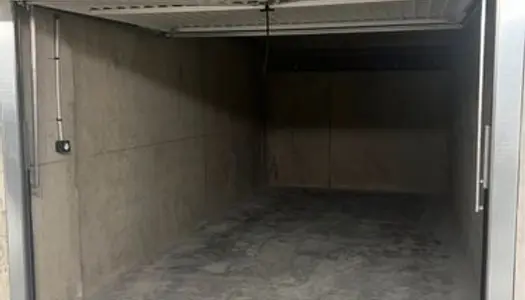 Garage sécurisé à louer