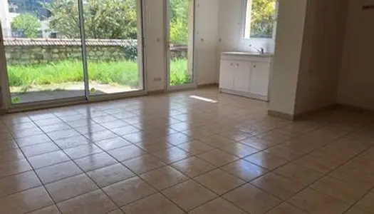 Appartement type F3 avec jardin privatif et box fermé en sous-sol 