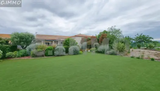 Belle villa de plain-pied T6 de 182 m² sur terrain de 1 866 m² a 