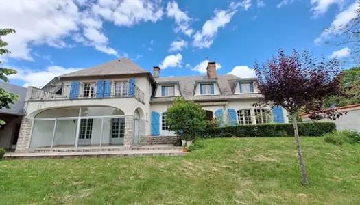 Belle maison à vendre dans un village tranquille, avec une vue panoramique imprenable et p 