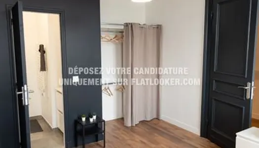 Chambre 9 pièces 16 m²