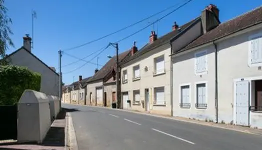 Votre agence France Loire de Saint-Amand-Montrond vous propose cette MAISON DE VILLE à la location 