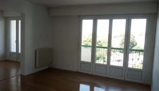 Location appartement la roche sur yon 78 m2 F4 au 3 emme et dernier etage 