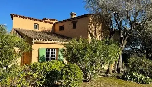 Vente Villa 200 m² à Gattières 900 000 €