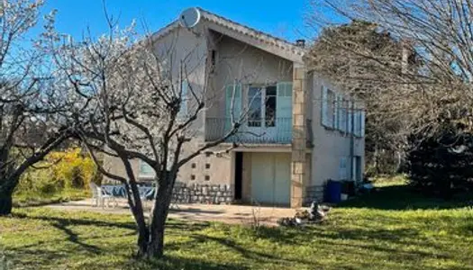 Maison individuelle 140 mètres carrés avec jardin ,quartier calme