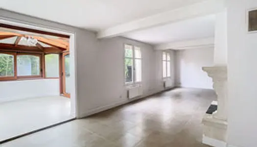 Maison Voisins Le Bretonneux 6 pièce(s) 126 m2