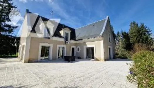 Maison 6 pièces 233 m²