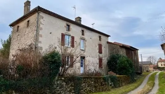 Remarquable ensemble immobilier comprenant une petite maison à r