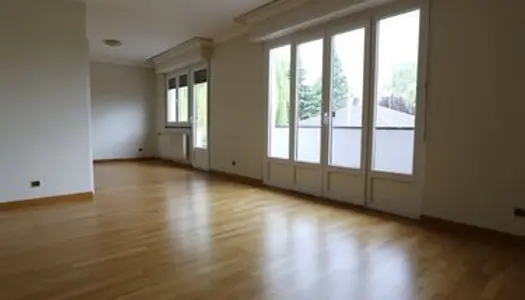 Grand 2 pièces de 75 m² - calme et lumineux 