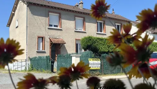 Maison 90 m², cave, courette et jardinet 